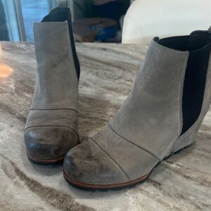 Sorel Black and Gray Ankle Boots